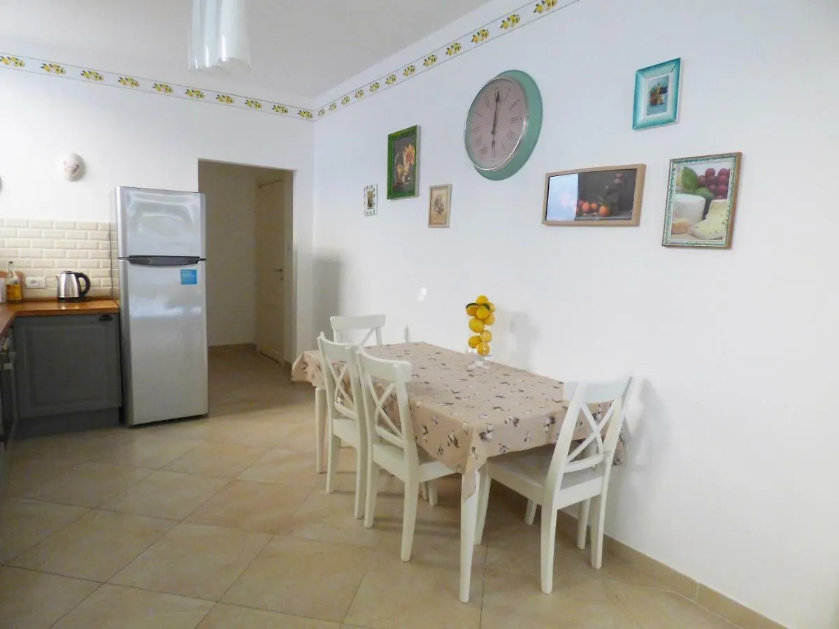 Della Rose Villa Ospedaletti 0*,  Italy