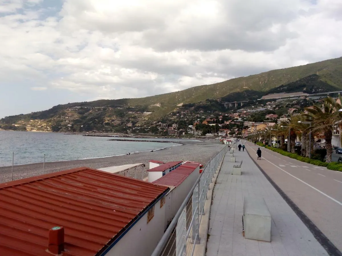 Della Rose Villa Ospedaletti 0*,  Italy